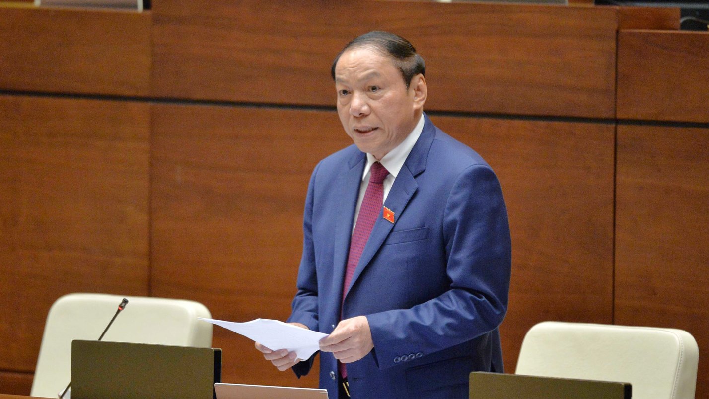 Bộ trưởng Bộ Văn hóa, Thể thao và Du lịch Nguyễn Văn Hùng trả lời chất vấn của các đại biểu